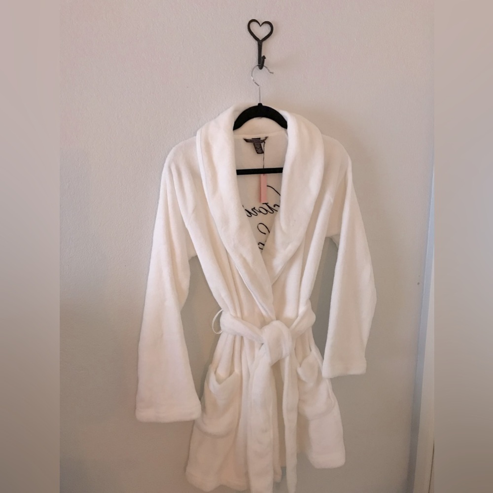 Victorias Secret White Plush Robe Size XS